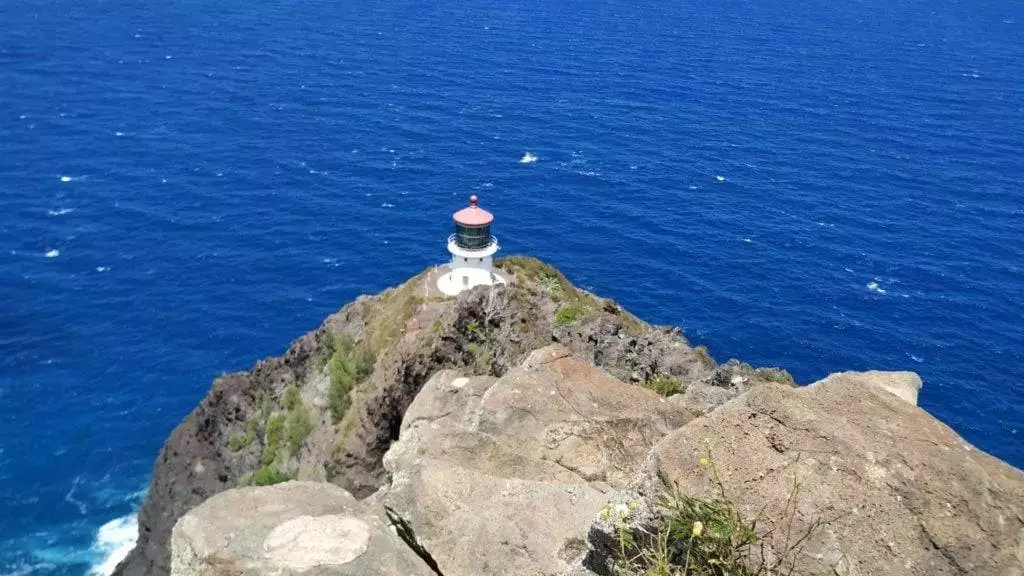 makapuu point lighthouse