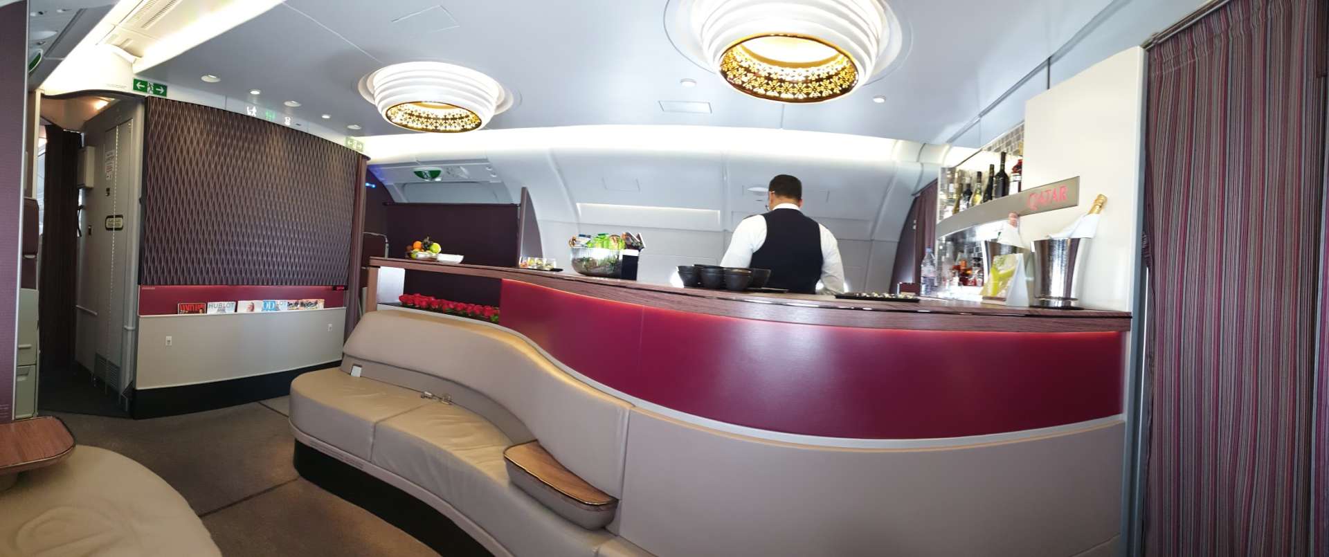 Quatar Airways A380 Onboard Bar Die perfekte Auszeit in der Luft