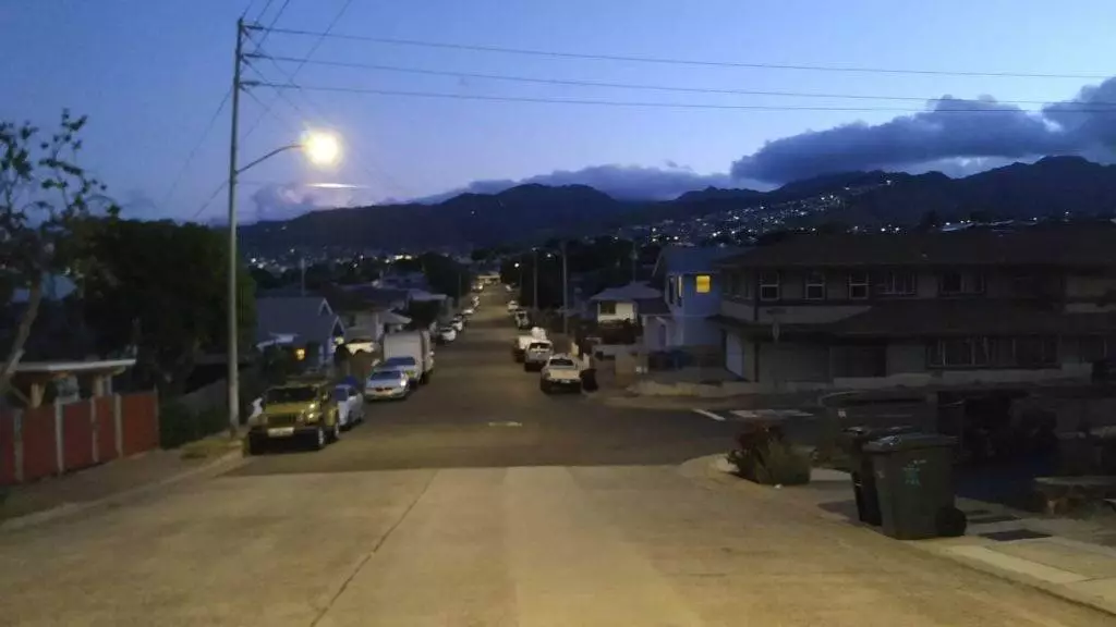 Die Sonne war noch nicht aufgegangen, als wir uns auf dem Weg zum Diamond Head Hawaii machten.