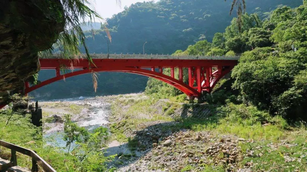 taroko national park brücke shakadang trail