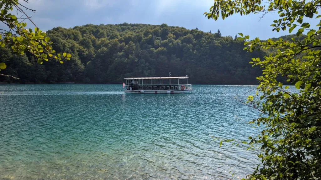 Nationalpark Plitvicer Seen Elektroboot